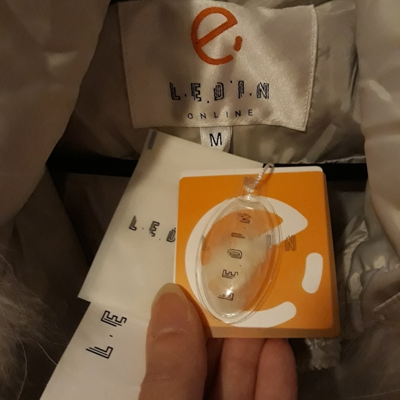 L.E.D.I.N Puffer Coat - Picture 5 of 10